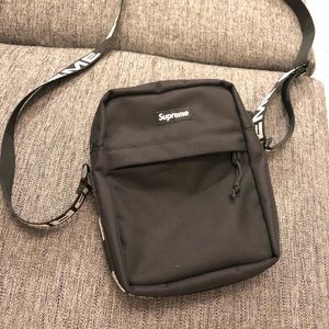 Supreme Shoulder Bag Black (Authentic)